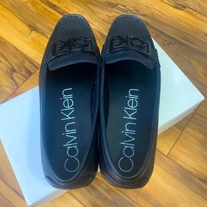 Women’s black loafers. Never been worn- size 9.5